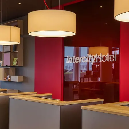 Intercityhotel Amsterdam Airport 4*