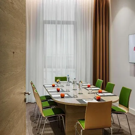 Intercityhotel Amsterdam Airport 4*
