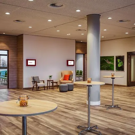 Intercityhotel Amsterdam Airport Hotel 4*