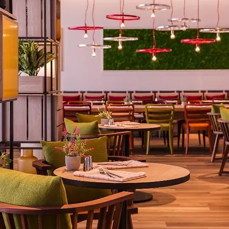 Intercityhotel Amsterdam Airport Hotel 4*