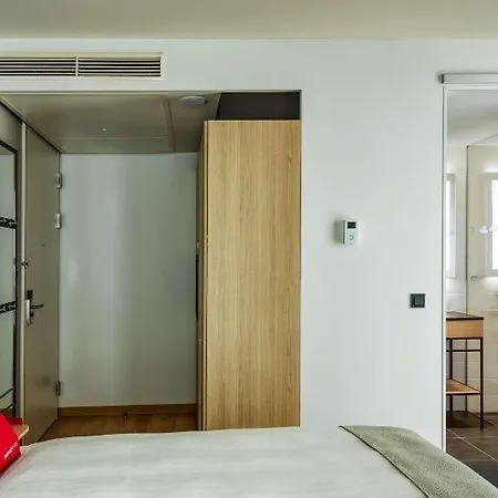 Hotel Intercityhotel Amsterdam Airport 4*