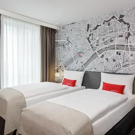 Intercityhotel Amsterdam Airport 4*